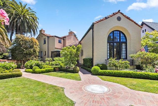 2307 Easton Drive, Burlingame CA: https://media.crmls.org/mediaz/a4d91b9d-107b-40fb-b2e3-7ec1b6ef8423.jpg