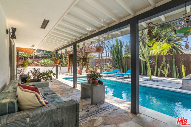 6570 Lakeridge Road, Los Angeles CA: https://media.crmls.org/mediaz/a4d91eb2-72eb-4b42-8484-754f88384118.jpg