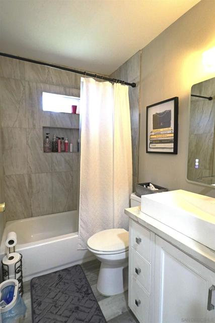 1252 Fourth Ave, Chula Vista CA: https://media.crmls.org/mediaz/a4d9766d-6c7c-4193-97e7-8e102ff885d3.jpg