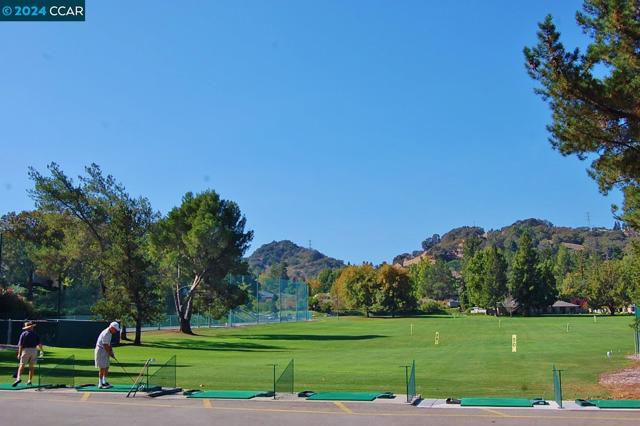 2748 Tice Creek Dr, Walnut Creek CA: https://media.crmls.org/mediaz/a4d9c319-23c2-4d33-af59-4806d0c08806.jpg