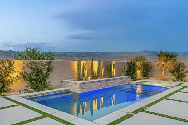 10 Zinfandel, Rancho Mirage CA: https://media.crmls.org/mediaz/a4da5f9d-9030-4599-a2d1-05b5f52146e7.jpg