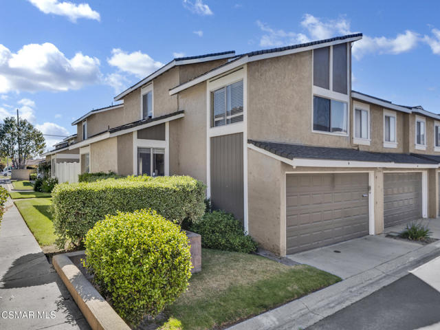 91 Cabrillo Court, Santa Paula CA: https://media.crmls.org/mediaz/a4dbad3a-b297-4672-9ea2-0e46837c32bf.jpg