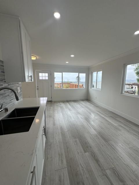 4617 19 Del Monte Ave, San Diego CA: https://media.crmls.org/mediaz/a4dc10ac-ef1d-41da-8ac4-b170575f0feb.jpg