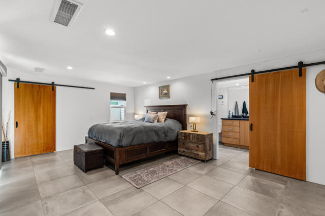 74279 Old Prospector Trail, Palm Desert CA: https://media.crmls.org/mediaz/a4dc52c9-a026-471b-80fa-169bd38e1543.jpg