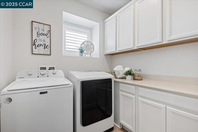 2097 Salice Way, Brentwood CA: https://media.crmls.org/mediaz/a4dd4ef1-2b97-48b3-9cd6-2a7aa1f3e02d.jpg