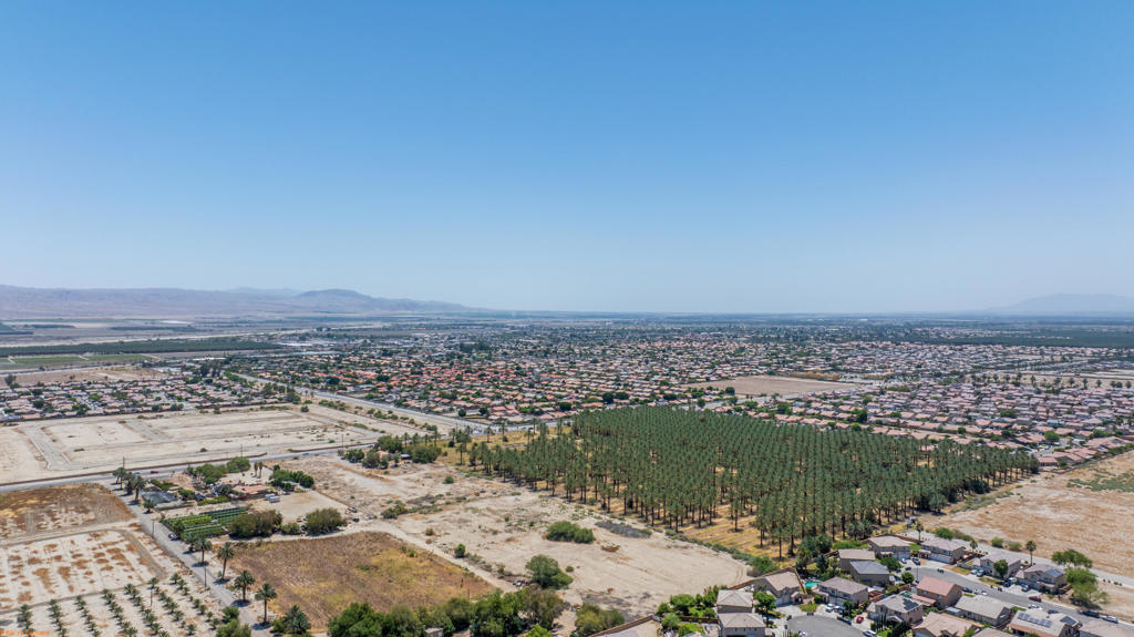 https://media.crmls.org/mediaz/a4de1686-1f97-4434-a244-8c5960577b46.jpg?preset=X-Large