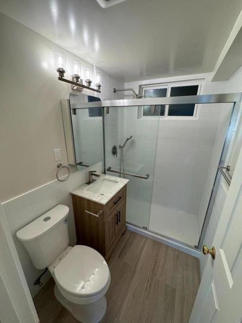 370 Bartlett Street, San Francisco CA: https://media.crmls.org/mediaz/a4de6795-4a4a-44bc-b732-db6e5741d090.jpg