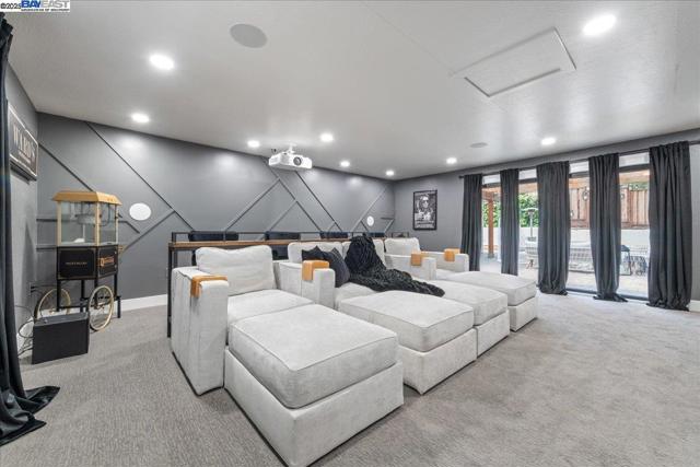 325 Crest Ave, Alamo CA: https://media.crmls.org/mediaz/a4dec638-0ca5-429c-a96e-d33856a59867.jpg