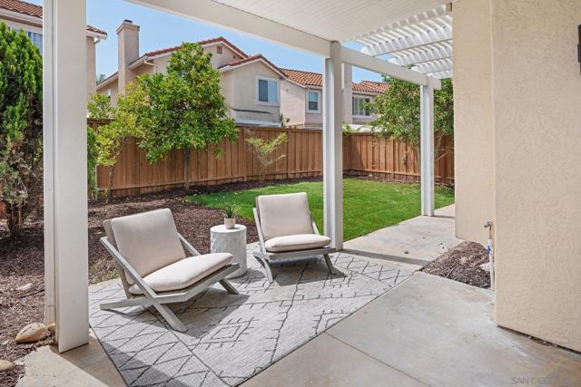 9471 Compass Point Dr S, San Diego CA: https://media.crmls.org/mediaz/a4deed55-80d5-4424-8062-6c49f58fc03b.jpg