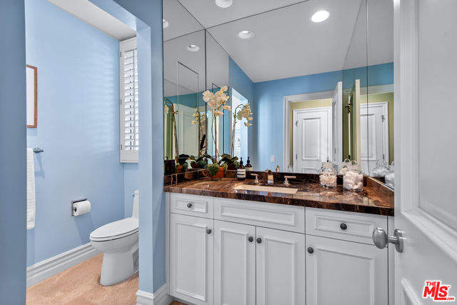 10116 Empyrean Way, Los Angeles CA: https://media.crmls.org/mediaz/a4df04ad-8150-4cf8-a77a-4833b6b47f09.jpg