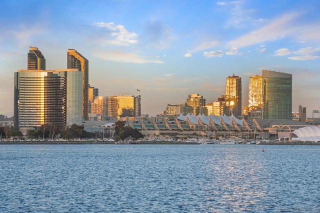 515 1st St, Coronado CA: https://media.crmls.org/mediaz/a4df1d02-ab9b-4bfc-9e47-e58da2ea9897.jpg
