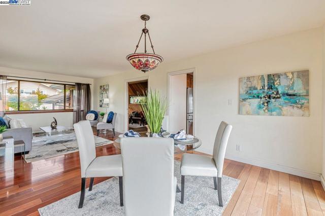 31865 Chicoine Ave, Hayward CA: https://media.crmls.org/mediaz/a4df3c60-0ad2-444c-9a1f-586bed2dbf00.jpg