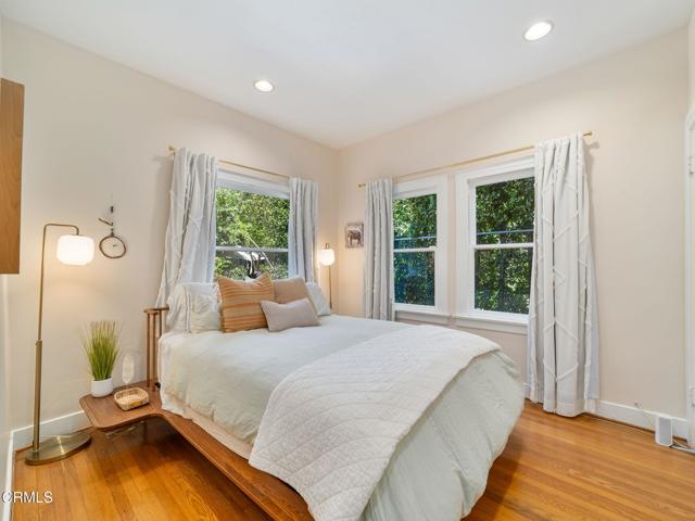 1327 Campbell Street, Glendale CA: https://media.crmls.org/mediaz/a4df4e92-7c37-47d8-8bd2-841dcee16c42.jpg