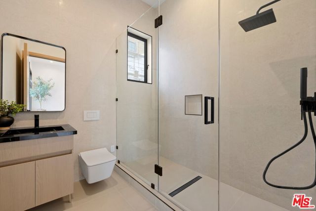 Image 28 of 43 For 5200 Oakdale Avenue