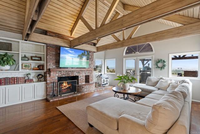 Image 21 of 75 For 4938 San Jacinto Circle