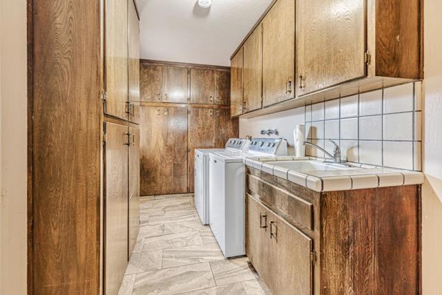 1870 Cushman Street, Hollister CA: https://media.crmls.org/mediaz/a4e08158-3a29-4b09-804d-05b6d64de9f7.jpg