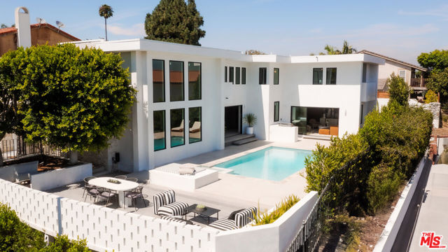 2380 Venus Drive, Los Angeles CA: https://media.crmls.org/mediaz/a4e0a04c-3cfb-4c58-b892-e7fc7b992838.jpg