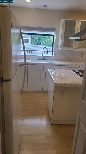 7977 Arcade Lake Ln, Citrus Heights CA: https://media.crmls.org/mediaz/a4e0eac9-9074-4ec0-a262-5748641d354c.jpg