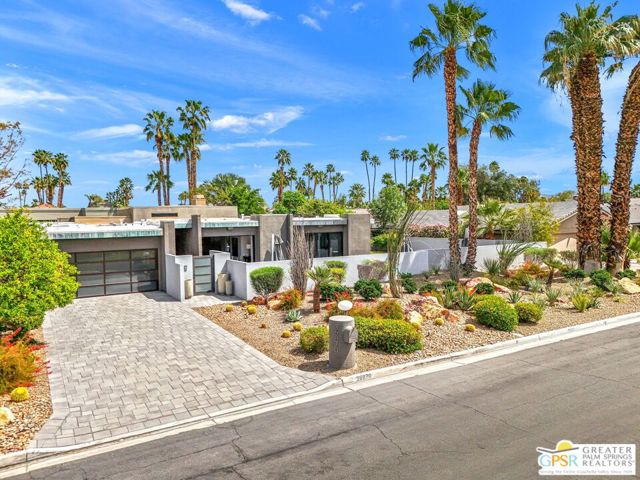 36870 Los Alamos Road, Rancho Mirage CA: https://media.crmls.org/mediaz/a4e12b31-51b4-41a2-83da-2126aec59222.jpg