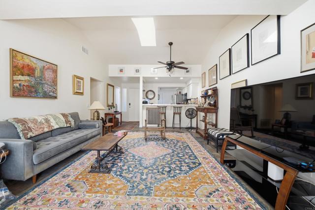 Detail Gallery Image 9 of 20 For 1489 Goldrush Way, Oceanside,  CA 92057 - 2 Beds | 2 Baths