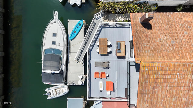 3960 W Hemlock Street, Oxnard CA: https://media.crmls.org/mediaz/a4e2ef7f-f94f-4733-97d8-9e615eccd3f2.jpg