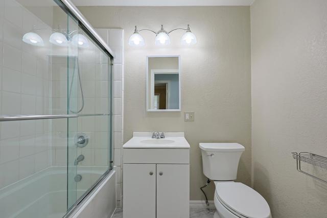 819 Daisy St, Escondido CA: https://media.crmls.org/mediaz/a4e31b7d-7ec7-4c2d-8923-26a176aaa45c.jpg