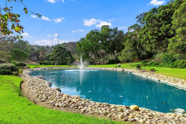 6423 Caminito Aronimink, La Jolla CA: https://media.crmls.org/mediaz/a4e3af8d-ab40-4cef-872b-2b1ec32ad5d6.jpg