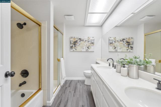 5 Stuart Place, Danville CA: https://media.crmls.org/mediaz/a4e3c0e1-64e2-4378-84be-885498aef716.jpg