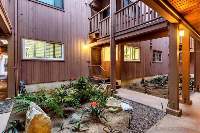 2600 Torrey Pines Rd, La Jolla CA: https://media.crmls.org/mediaz/a4e449fe-761c-4d5c-aafd-30b4ccad294e.jpg