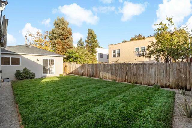 516 Cleveland Street, Redwood City CA: https://media.crmls.org/mediaz/a4e469c0-42f0-460f-aa52-985aca275d91.jpg