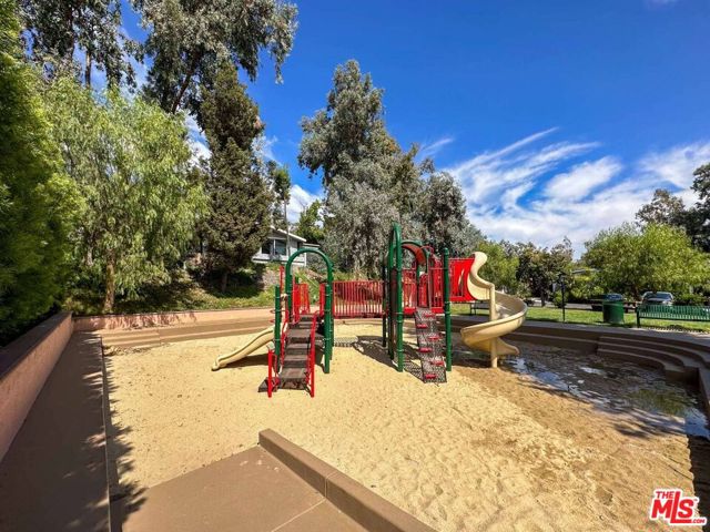 23777 Mulholland Highway, Calabasas CA: https://media.crmls.org/mediaz/a4e5606d-ae58-4bcd-8da4-970da4d450ad.jpg