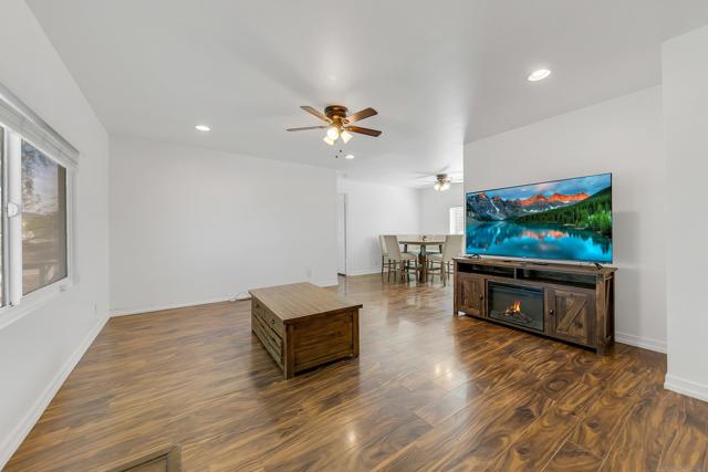 41955 Altanos Road, Temecula CA: https://media.crmls.org/mediaz/a4e5ccd3-02c6-46fb-9d3d-f9ad312588be.jpg