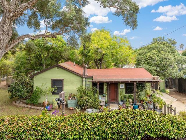 334 Date Avenue, Carlsbad CA: https://media.crmls.org/mediaz/a4e5ddf5-ee1a-4495-9d22-5bdd2db5bc72.jpg
