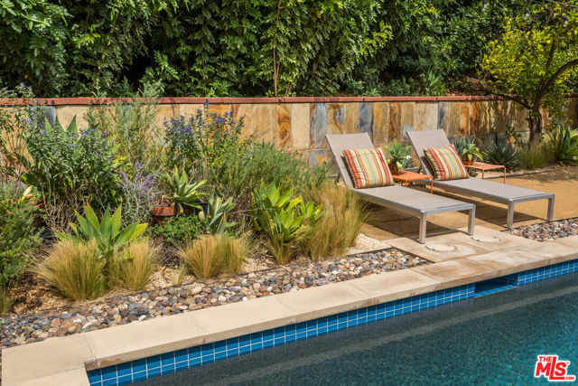 8631 Allenwood Road, Los Angeles CA: https://media.crmls.org/mediaz/a4e6aab7-13fd-4200-bd37-e0ac1419c49c.jpg