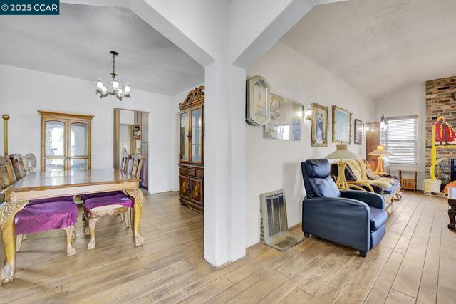 2014 109Th Ave, Oakland CA: https://media.crmls.org/mediaz/a4e6beb6-69a2-46c4-bfc9-ef3684071f73.jpg