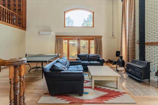 10207 Pool Station Road, Angels Camp CA: https://media.crmls.org/mediaz/a4e73c14-0f3d-4336-a82a-141cdff56b10.jpg