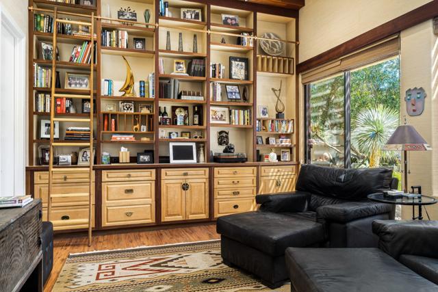 Den/Bedroom 2