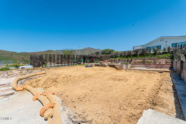 18449 Kingsport Drive, Malibu CA: https://media.crmls.org/mediaz/a4e85512-12c8-4372-9603-c7cb40b43e24.jpg