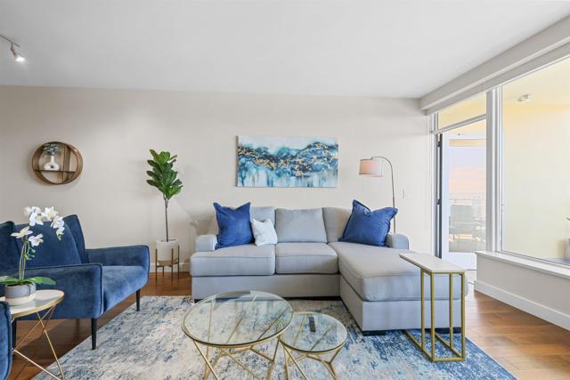 Detail Gallery Image 14 of 39 For 1325 Pacific Hwy, San Diego,  CA 92101 - 2 Beds | 2 Baths