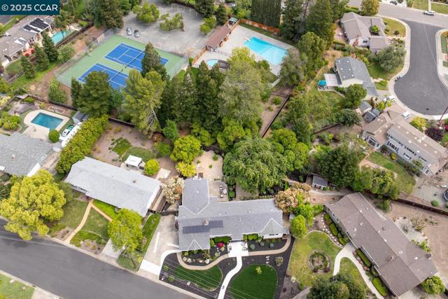 3115 Ebano Dr, Walnut Creek CA: https://media.crmls.org/mediaz/a4e9d284-4418-4e66-a02c-ae40d558a598.jpg