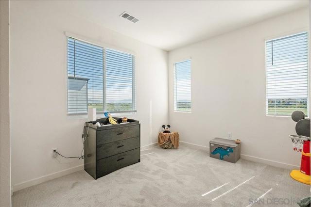 5464 Shorefront Dr, San Diego CA: https://media.crmls.org/mediaz/a4ea2129-2556-461d-a430-1061ba0b8d2f.jpg