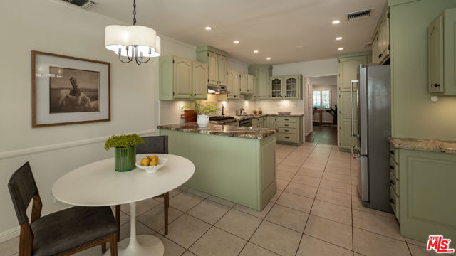 217 North Griffith Park Drive photo 14