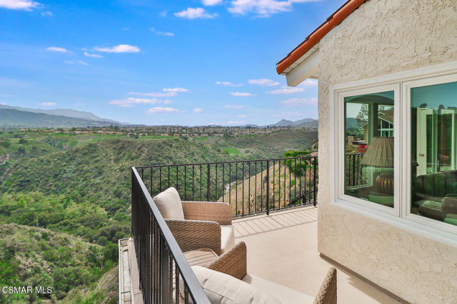 1822 Calle Borrego, Thousand Oaks CA: https://media.crmls.org/mediaz/a4ea4820-f923-425e-9b63-1438dac44287.jpg