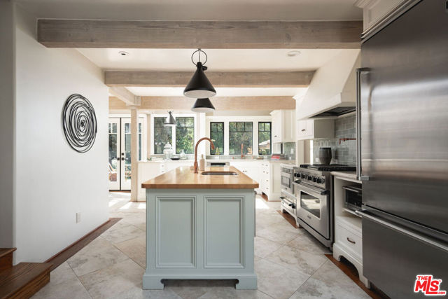 840 Ivy Lane, Montecito CA: https://media.crmls.org/mediaz/a4ea6e1c-e295-4138-81cd-b8cae18e8328.jpg