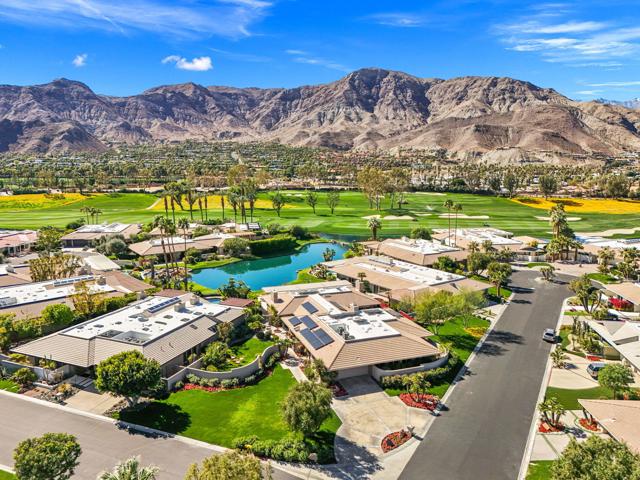 9 Regency Drive, Rancho Mirage CA: https://media.crmls.org/mediaz/a4ec183c-2046-4f9f-87d3-0f4638db4296.jpg