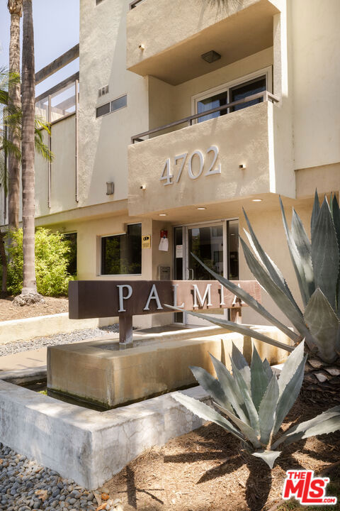 4702 Fulton Avenue, Sherman Oaks CA: https://media.crmls.org/mediaz/a4ec6e19-2a25-417b-bb1b-a4437546dce3.jpg