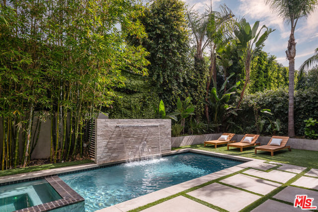 428 N La Jolla Avenue, Los Angeles CA: https://media.crmls.org/mediaz/a4eceac0-bce6-4a56-924e-617c2226bb8c.jpg