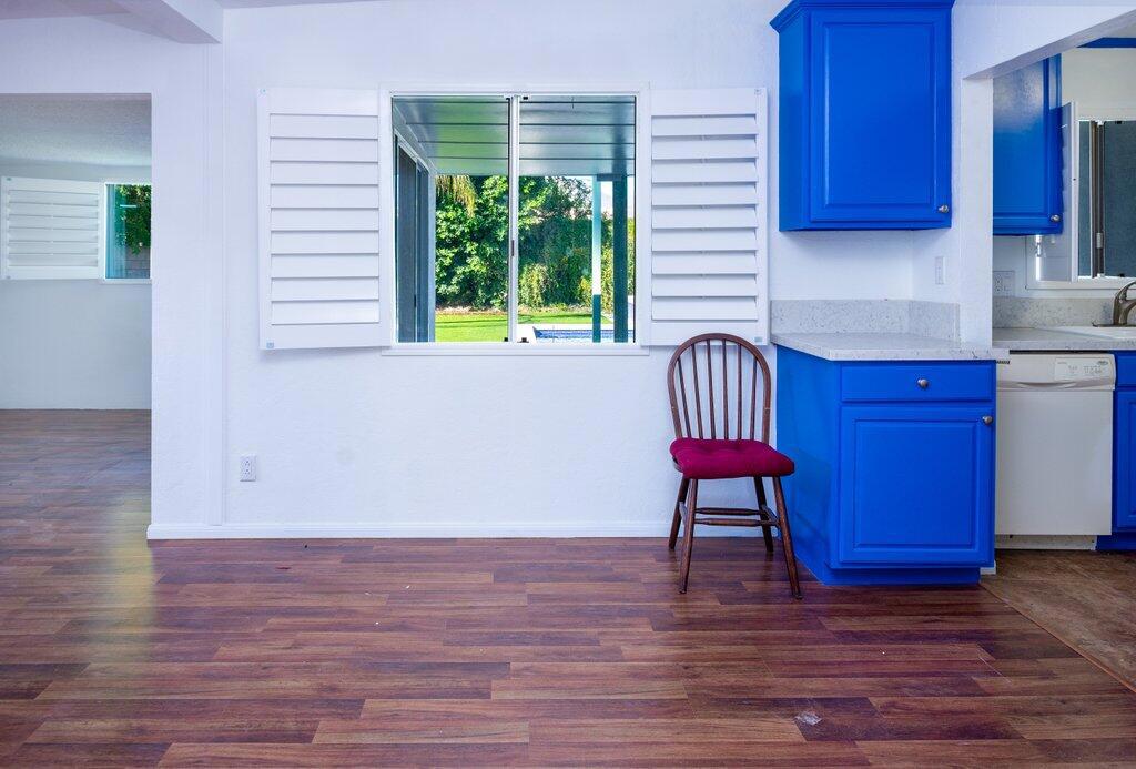 https://media.crmls.org/mediaz/a4ed450e-44fa-42fe-bf10-8ac832c1467a.jpg?preset=X-Large