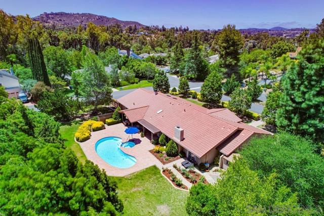 16657 Valle Verde Rd, Poway CA: https://media.crmls.org/mediaz/a4ed7e9c-a6a4-4575-8b41-b6180a069a5a.jpg