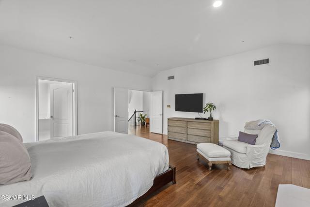 29845 Vista Del Arroyo, Agoura Hills CA: https://media.crmls.org/mediaz/a4ede0bc-afe5-4c24-9a8d-c5d3a6fc8e9b.jpg